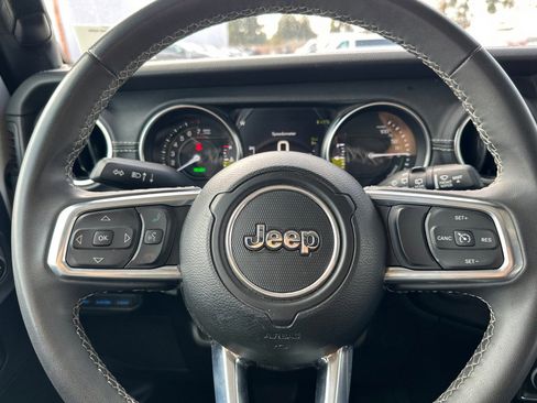 Used 2023 Jeep Wrangler Sahara image 24