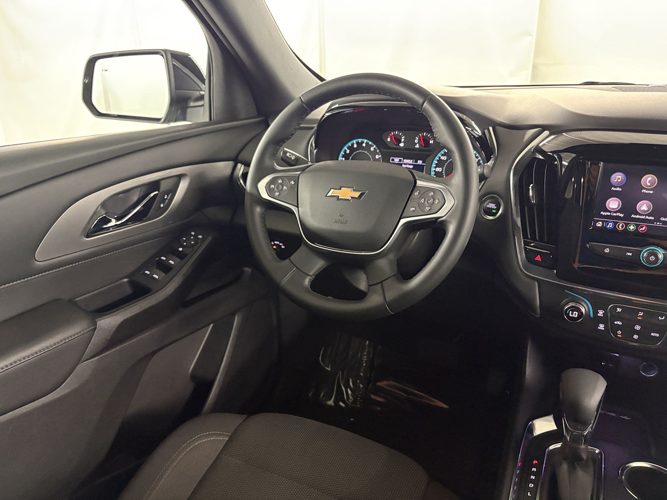 Used 2023 Chevrolet Traverse LT w/ LPO, Cargo Package FWD image 29