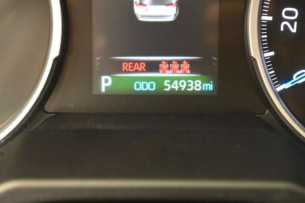 Used 2020 Toyota RAV4 LE w/ Carpet Mat Package AWD/4WD image 18