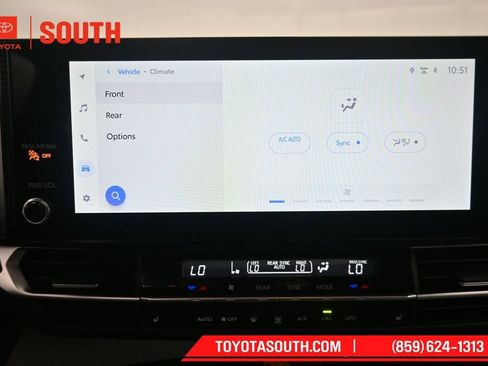 Used 2025 Toyota Sienna XLE FWD image 16