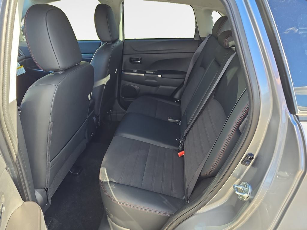 Used 2026 Mitsubishi Outlander Sport SE AWD/4WD image 24
