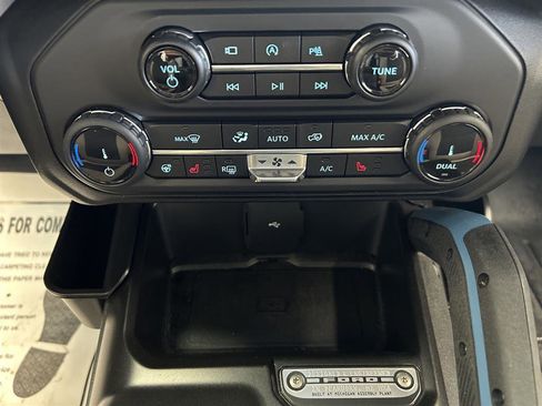 Used 2022 Ford Bronco Wildtrak image 24