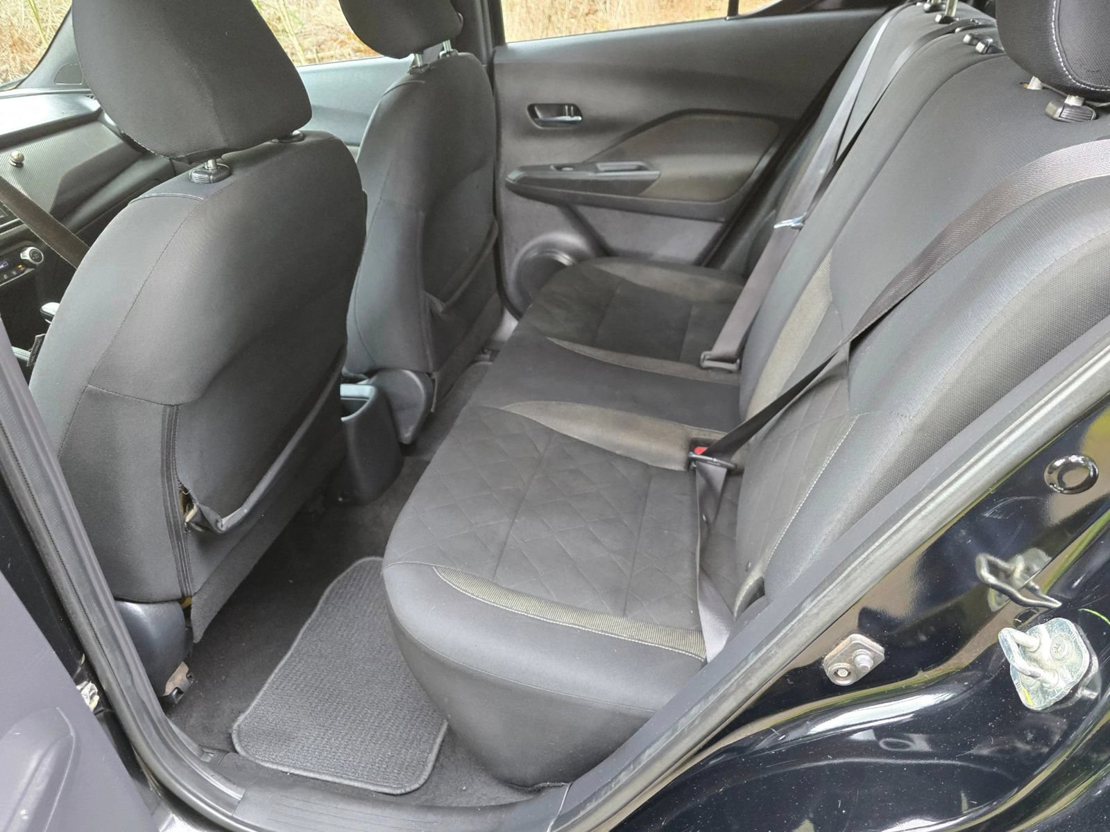 Used 2019 Nissan Kicks SV FWD image 16