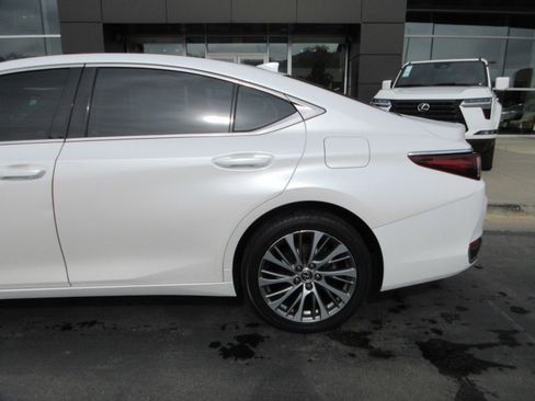 Used 2021 Lexus ES 250 w/ Premium Package AWD/4WD image 4