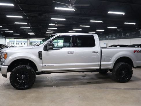 Used 2017 Ford F250 Platinum w/ Platinum Ultimate Package image 2
