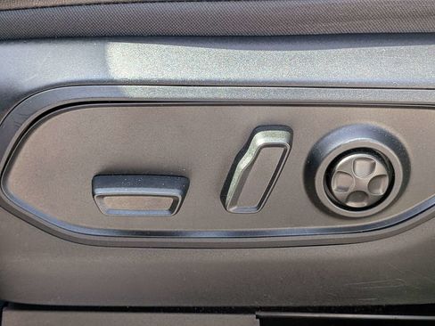 Used 2023 Jeep Grand Cherokee Limited RWD image 22