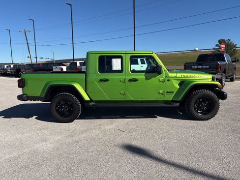 Used 2025 Jeep Gladiator Sport image 13