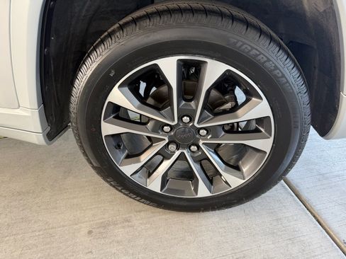 Used 2023 Jeep Grand Cherokee Overland w/ Adv Protech Group III image 28