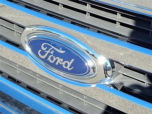 Used 2022 Ford E-350 and Econoline 350 Super Duty w/ Power Windows & Locks Group image 24