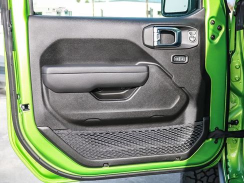 New 2025 Jeep Gladiator Mojave image 23