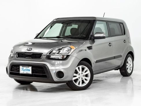 Used 2013 Kia Soul + FWD image 1