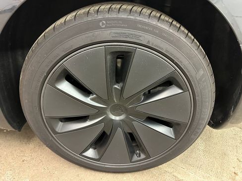 Used 2025 Tesla Model 3 Long Range RWD image 39