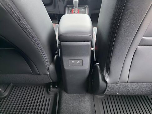 New 2026 Nissan Kicks SR image 10