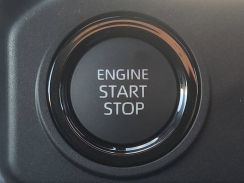 Certified 2026 Toyota Tacoma SR5 AWD/4WD image 23
