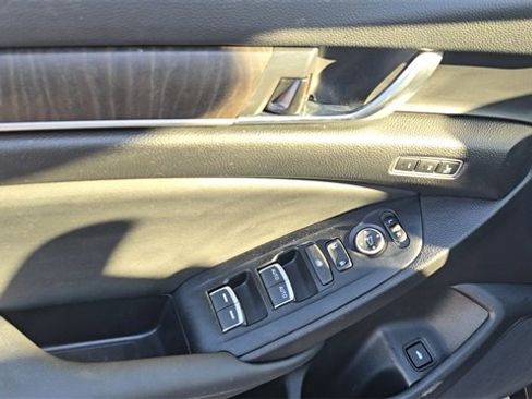 Used 2021 Honda Accord EX-L image 11
