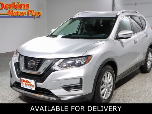 Used 2020 Nissan Rogue SV FWD image 1