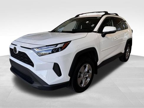 Used 2023 Toyota RAV4 XLE AWD/4WD image 3