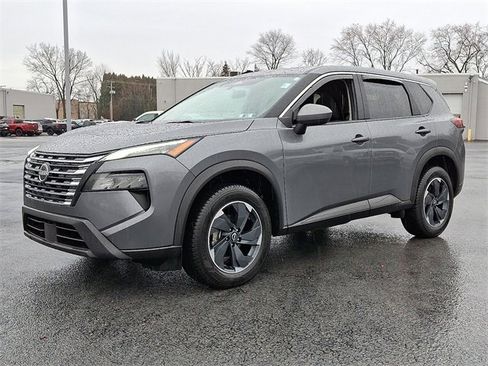 Used 2024 Nissan Rogue SV image 6