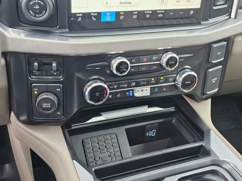 Used 2025 Ford F450 Platinum w/ Platinum Plus Package image 29