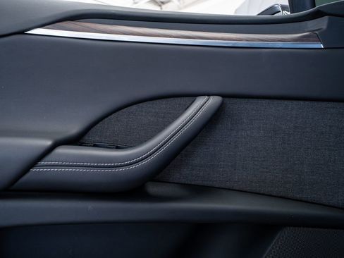 Used 2024 Tesla Model X image 30