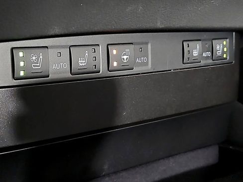 Used 2025 Lexus ES 300h w/ Premium Package image 29