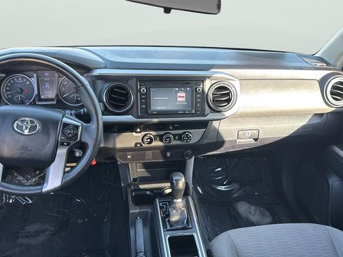Used 2016 Toyota Tacoma SR5 w/ Towing Package RWD image 31