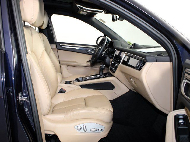 Certified 2023 Porsche Macan AWD/4WD image 26
