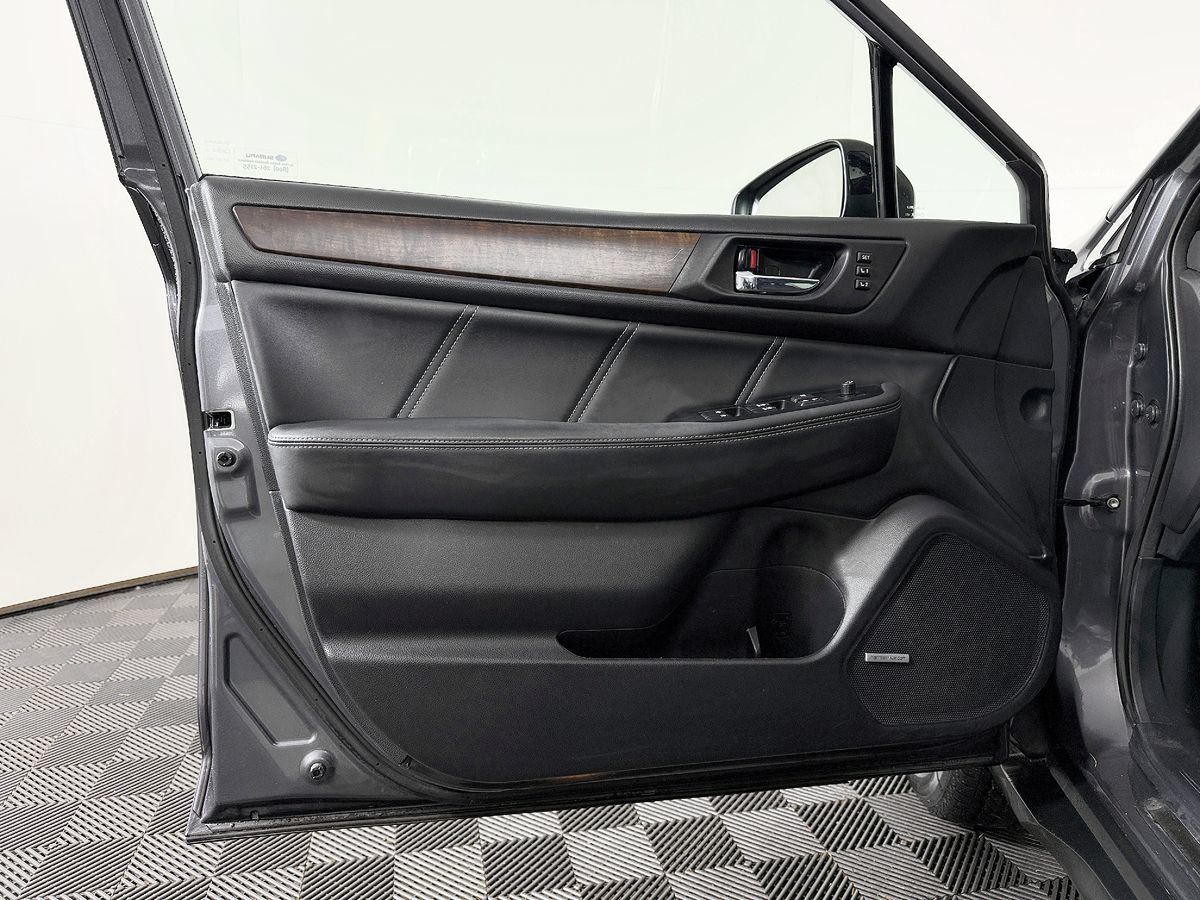 Used 2019 Subaru Outback 3.6R Limited AWD/4WD image 30