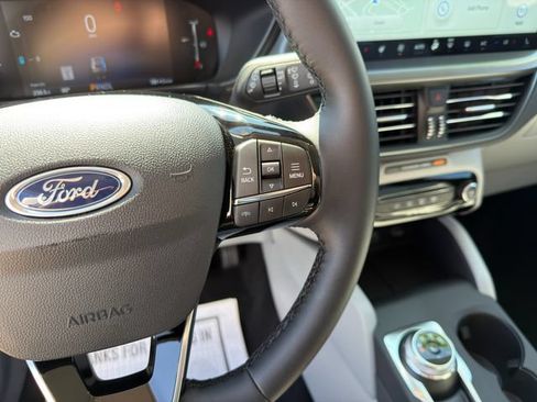 Used 2025 Ford Escape SE FWD image 38