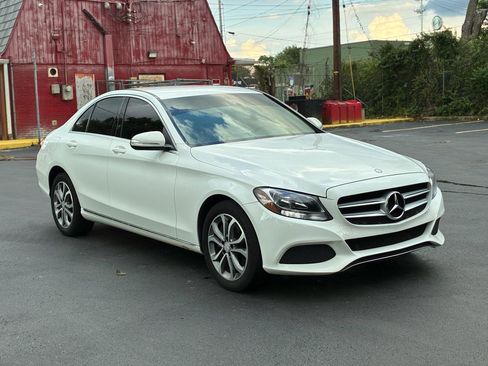 Used 2015 Mercedes-Benz C 300 4MATIC Sedan image 4