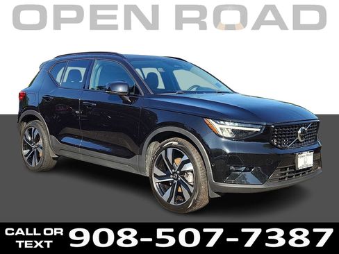 Used 2023 Volvo XC40 B5 Plus w/ Protection Package Premier AWD/4WD image 1