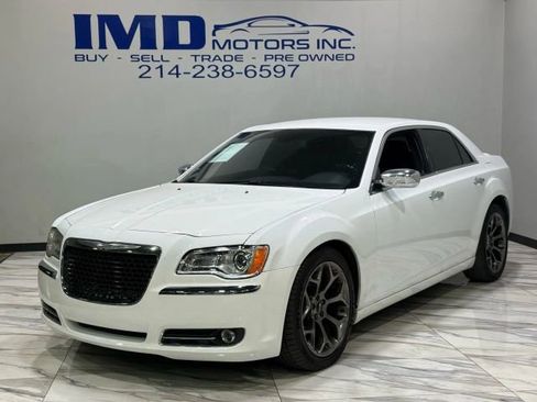 Used 2012 Chrysler 300 C image 1