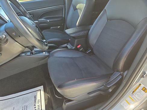 Used 2024 Mitsubishi Outlander Sport SE image 13