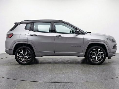 Used 2025 Jeep Compass Limited AWD/4WD image 11