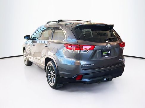 Used 2017 Toyota Highlander XLE image 5