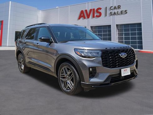 Used 2025 Ford Explorer ST-Line w/ ST-Line Street Pack AWD/4WD image 3