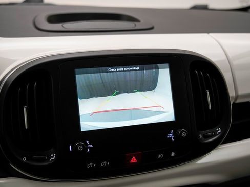 Used 2020 FIAT 500L Lounge image 28