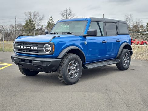 New 2025 Ford Bronco Big Bend image 2
