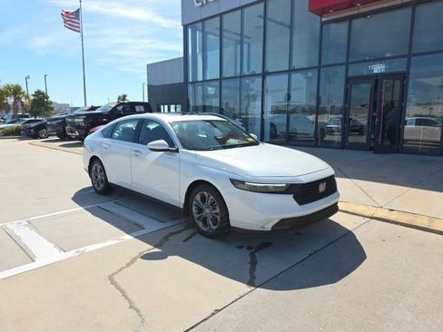 Used 2024 Honda Accord EX image 3