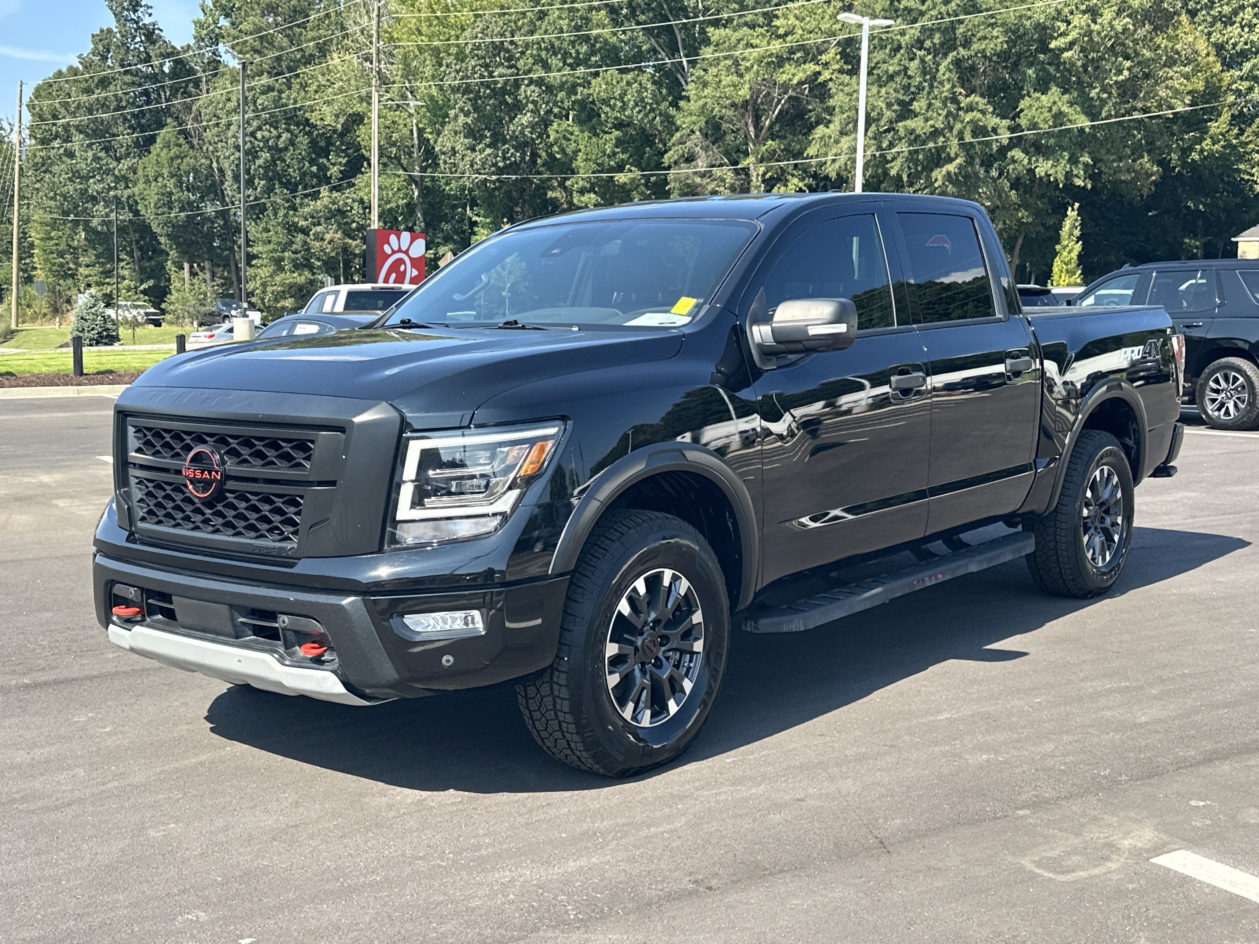 Used 2024 Nissan Titan PRO-4X w/ Pro-4x Convenience Package AWD/4WD image 4
