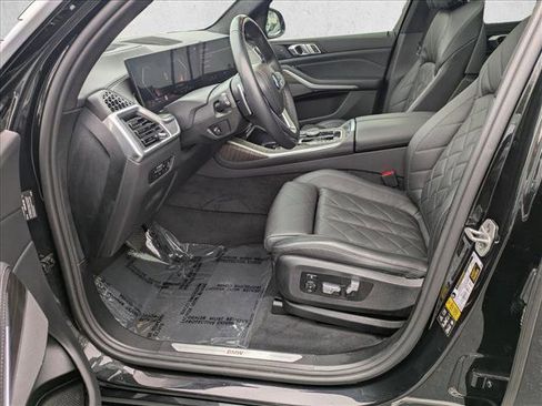Certified 2023 BMW X7 xDrive40i w/ Premium Package image 17