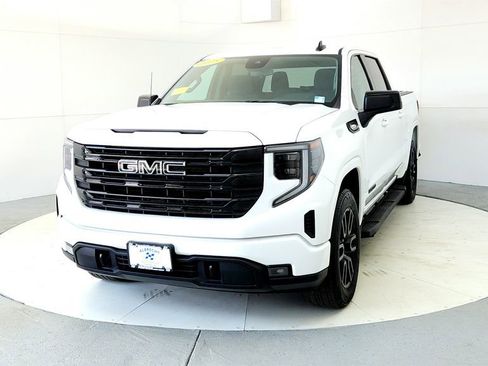 Used 2025 GMC Sierra 1500 Elevation AWD/4WD image 2