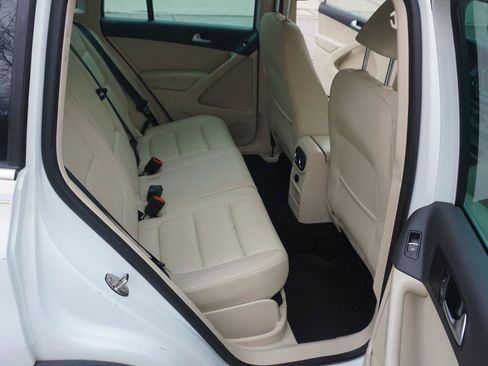 Used 2015 Volkswagen Tiguan SE FWD image 10
