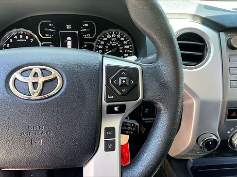 Used 2018 Toyota Tundra SR5 w/ SR5 Upgrade Package AWD/4WD image 11