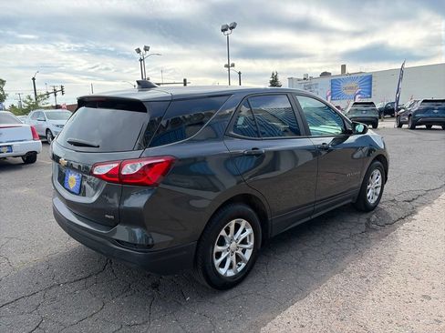 Used 2020 Chevrolet Equinox LS w/ LS Convenience Package AWD/4WD image 5