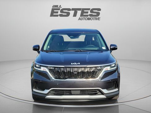 Used 2023 Kia Carnival EX FWD image 6