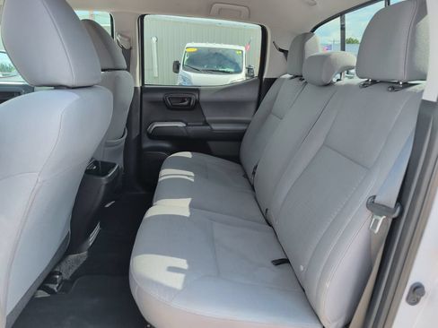 Used 2019 Toyota Tacoma SR5 AWD/4WD image 27