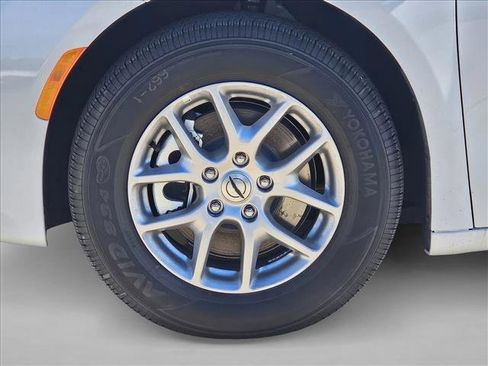 New 2025 Chrysler Voyager LX image 17