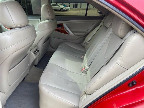 Used 2011 Toyota Camry XLE w/ XLE Extra-Value Pkg #2 image 17