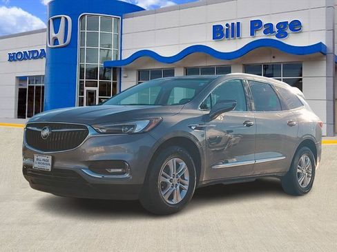 Used 2018 Buick Enclave Essence image 2